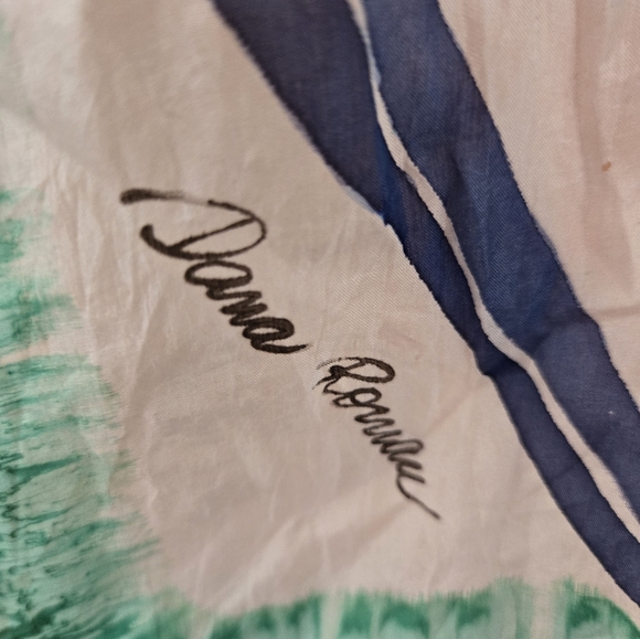 3 silk vintage scarves - Picture 5 of 8